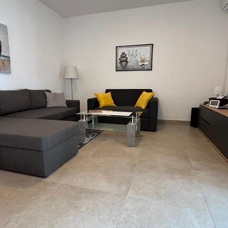 Sidus Maris, Spacious Seaside Apartment With Free Parking Martinšćica 외부 사진