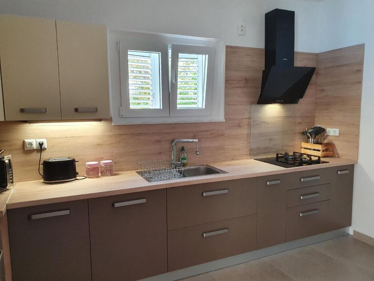 Sidus Maris, Spacious Seaside Apartment With Free Parking Martinšćica 외부 사진