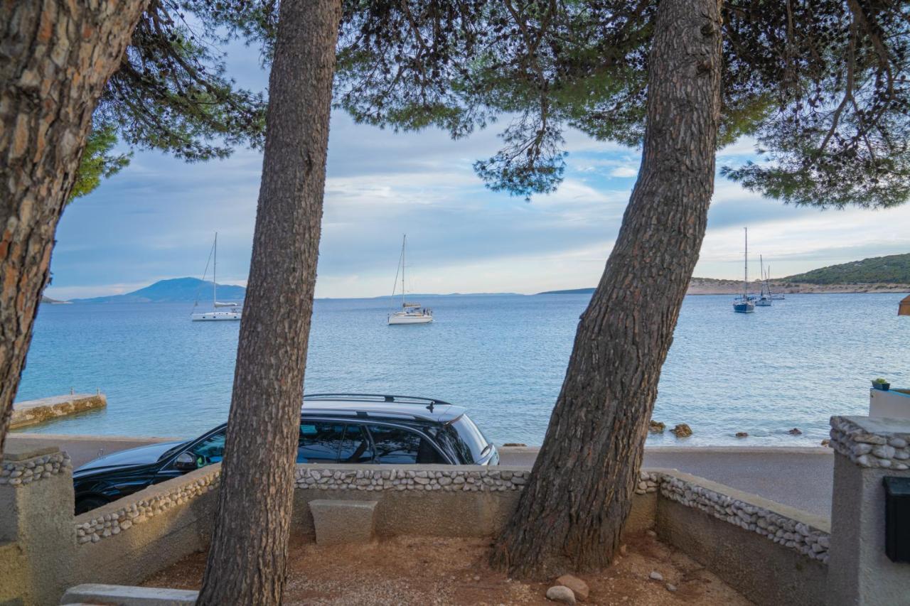 Sidus Maris, Spacious Seaside Apartment With Free Parking Martinšćica 외부 사진