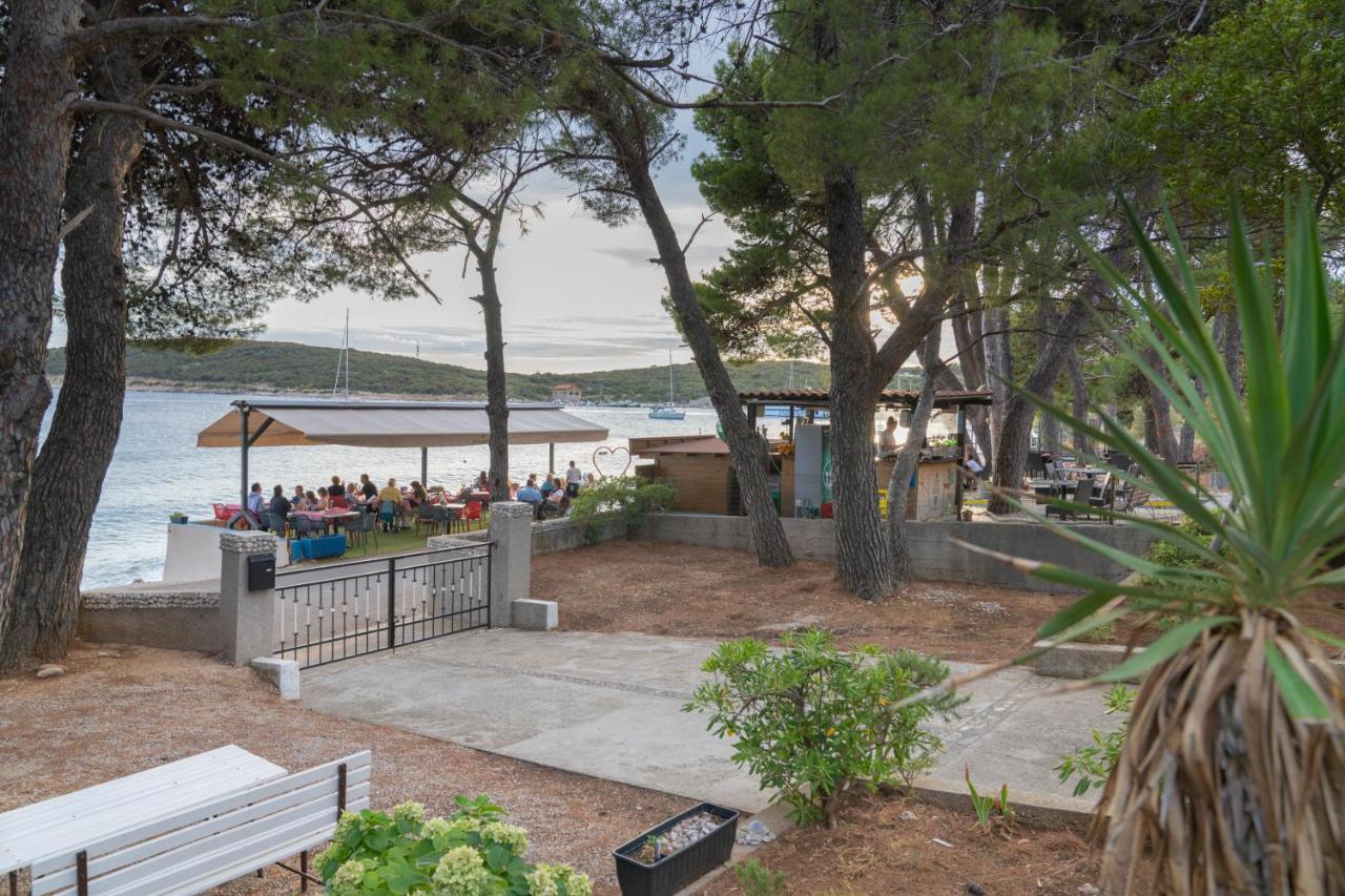 Sidus Maris, Spacious Seaside Apartment With Free Parking Martinšćica 외부 사진