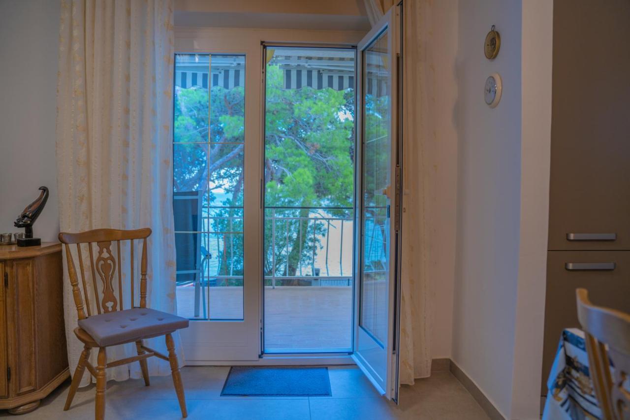 Sidus Maris, Spacious Seaside Apartment With Free Parking Martinšćica 외부 사진