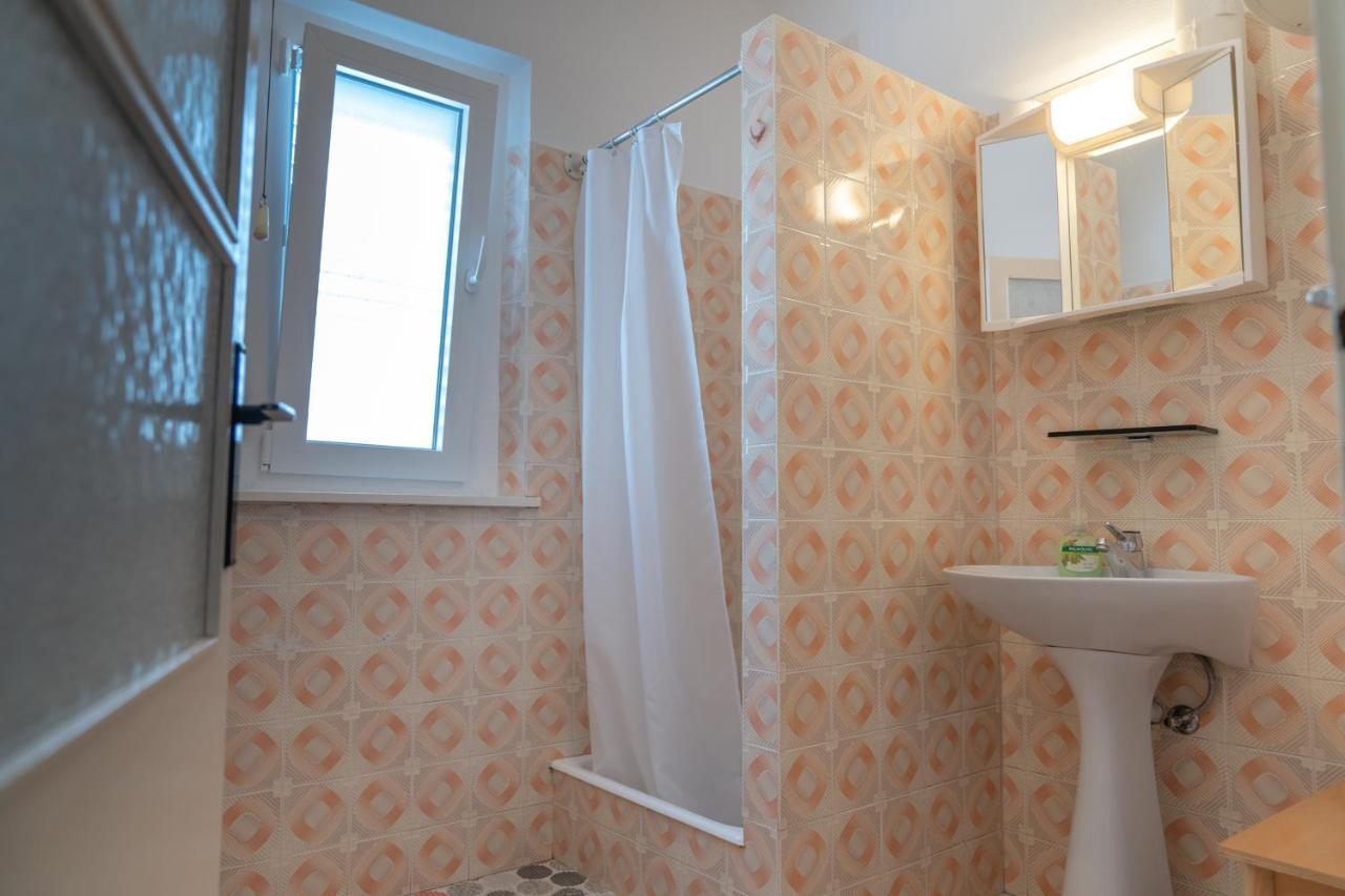 Sidus Maris, Spacious Seaside Apartment With Free Parking Martinšćica 외부 사진
